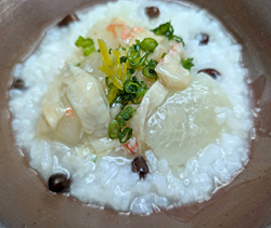 大根の湯葉あん入り小豆粥