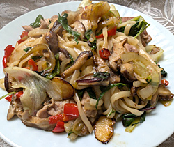 具だくさんの焼うどん